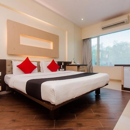 Hotel Capitol Thane Exterior foto