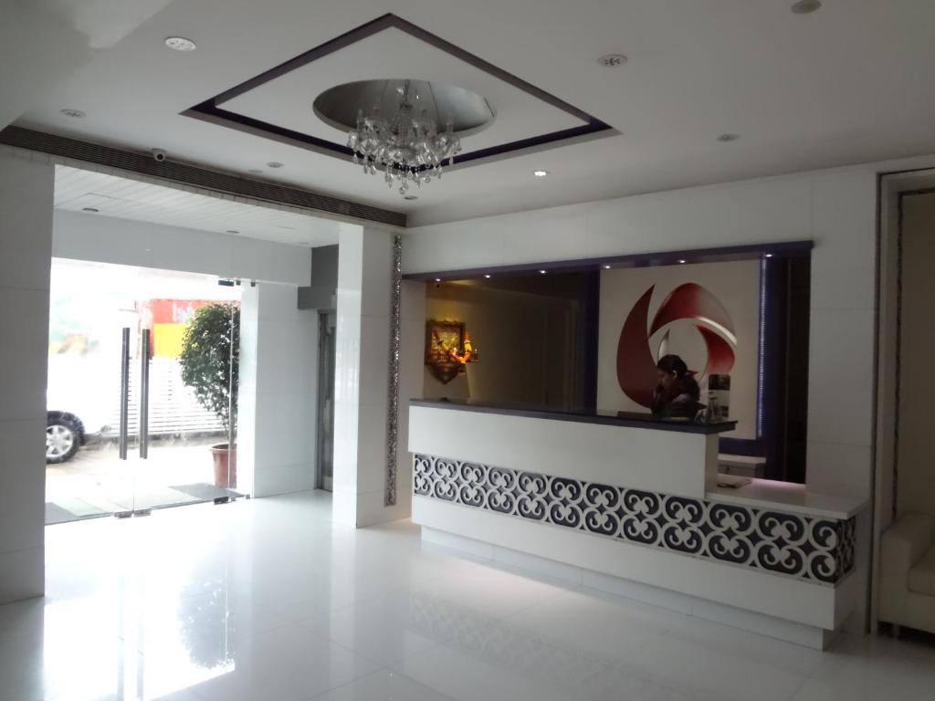 Hotel Capitol Thane Exterior foto