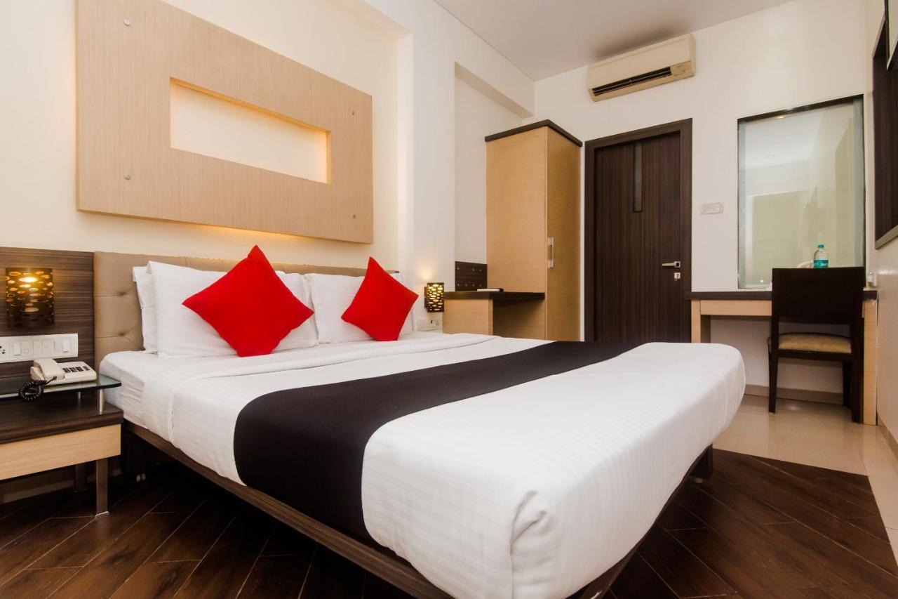 Hotel Capitol Thane Exterior foto