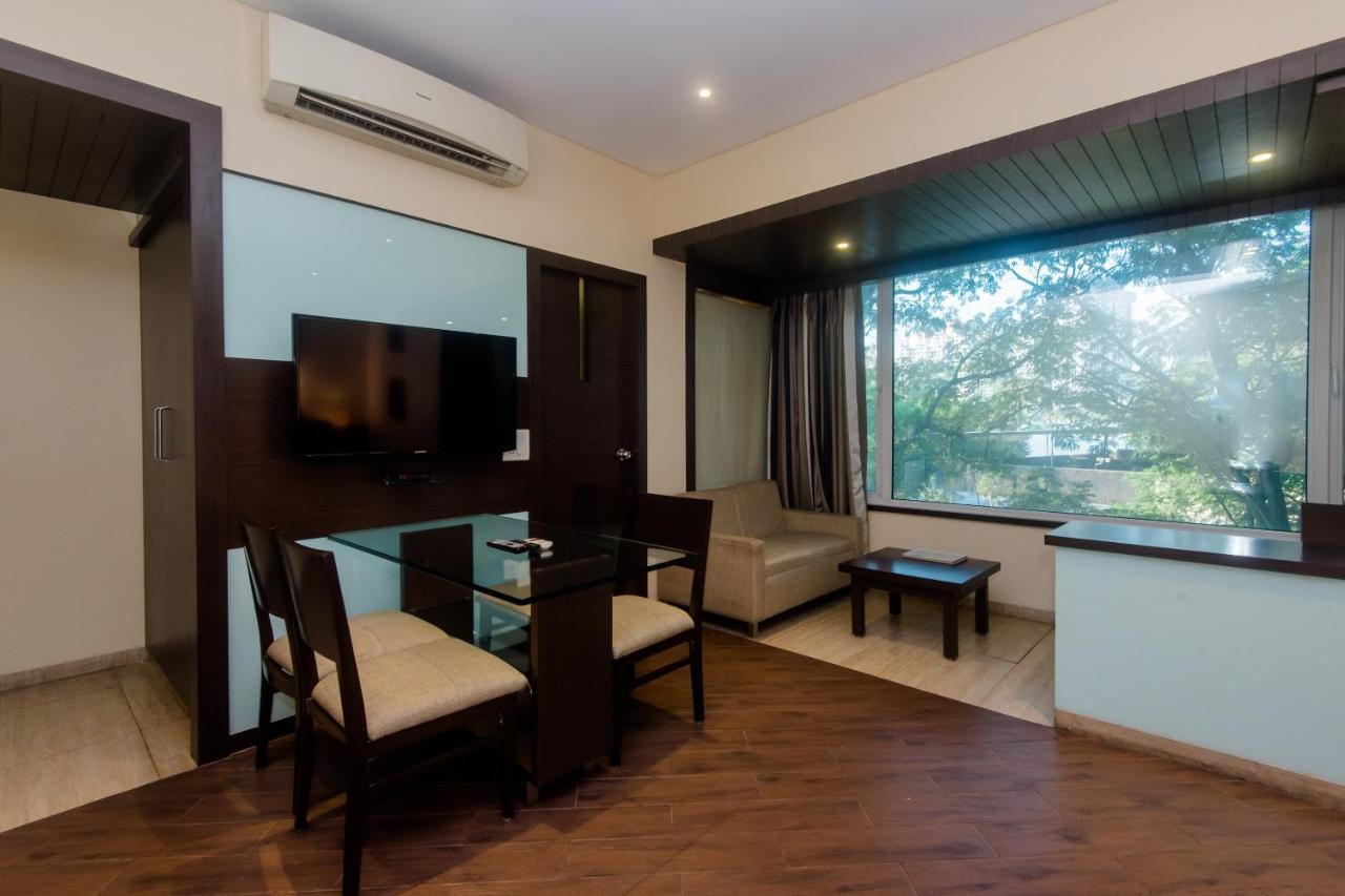 Hotel Capitol Thane Exterior foto